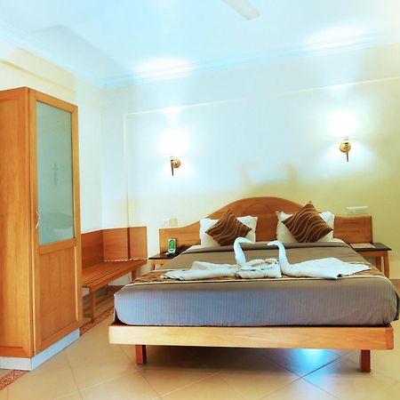 Hotel Royal Omars à Kannur Extérieur photo