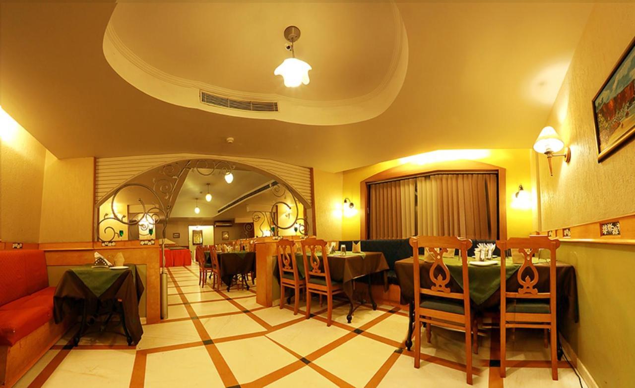 Hotel Royal Omars à Kannur Extérieur photo
