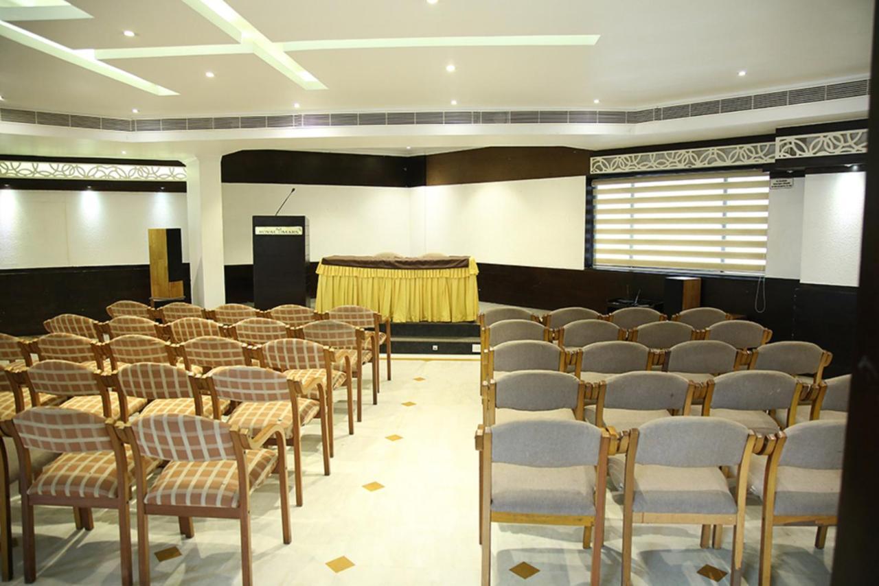 Hotel Royal Omars à Kannur Extérieur photo