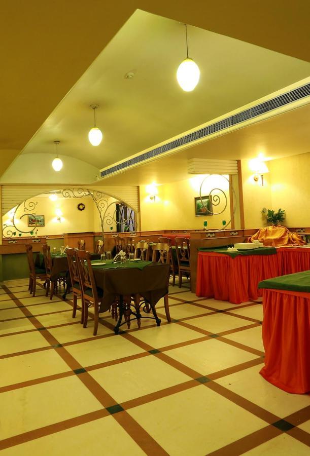 Hotel Royal Omars à Kannur Extérieur photo