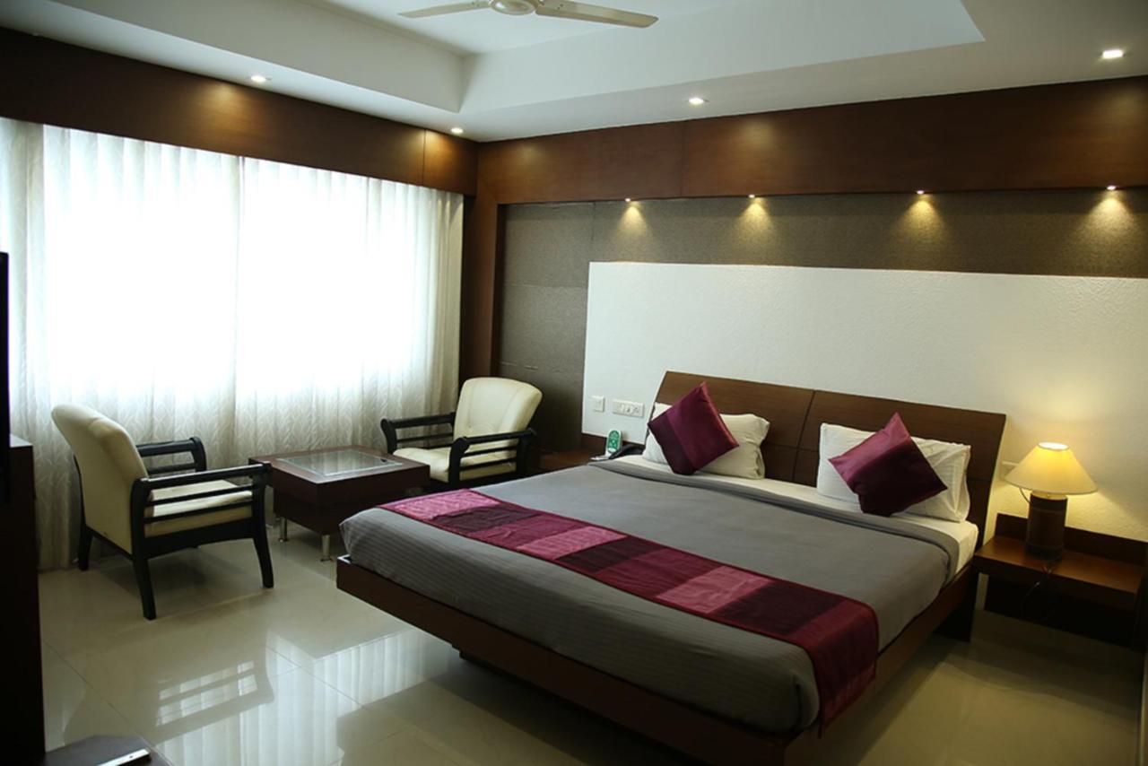 Hotel Royal Omars à Kannur Extérieur photo