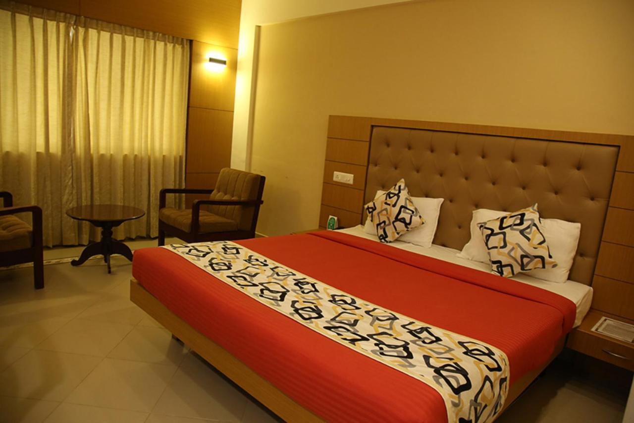 Hotel Royal Omars à Kannur Extérieur photo