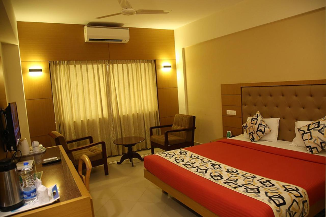 Hotel Royal Omars à Kannur Extérieur photo