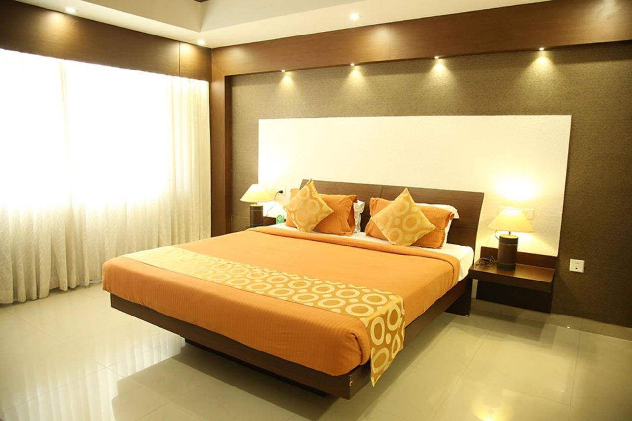Hotel Royal Omars à Kannur Extérieur photo