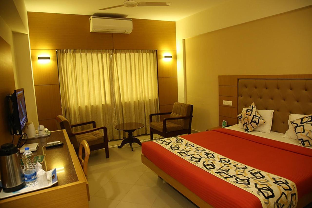 Hotel Royal Omars à Kannur Extérieur photo
