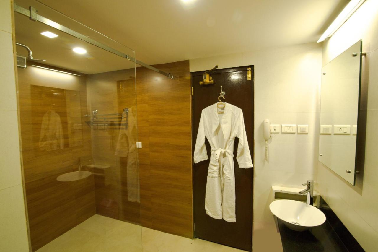 Hotel Royal Omars à Kannur Extérieur photo