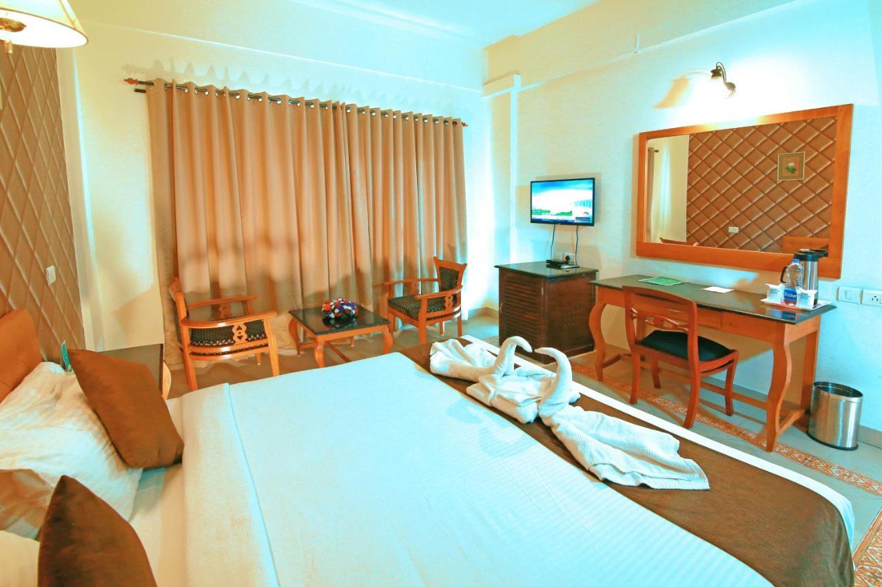 Hotel Royal Omars à Kannur Extérieur photo