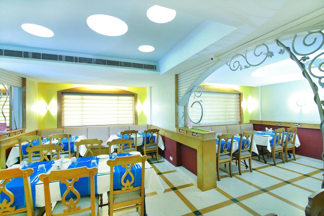 Hotel Royal Omars à Kannur Extérieur photo